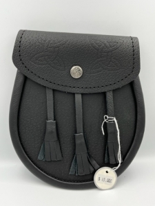 02-148 Leather sporran/embossed flap