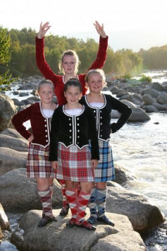 Breannah (back), Hanna (left), Elizabeth (middle) and Victoria (right) New Brinswick Breannah (back), Hanna (left), Elizabeth (middle) and Victoria (right) New Brinswick