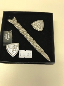 16-547 Set: Cufflinks and Kilt Pin